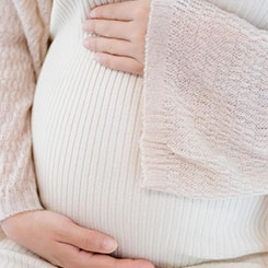 击球瞬间 在连续🎗🌇单身试管、稳定回球的背👨‍👨‍👧‍👧后，是智🧻单身试管